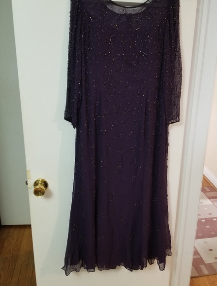 ELEGANT DRESS - Picture 7 of 7